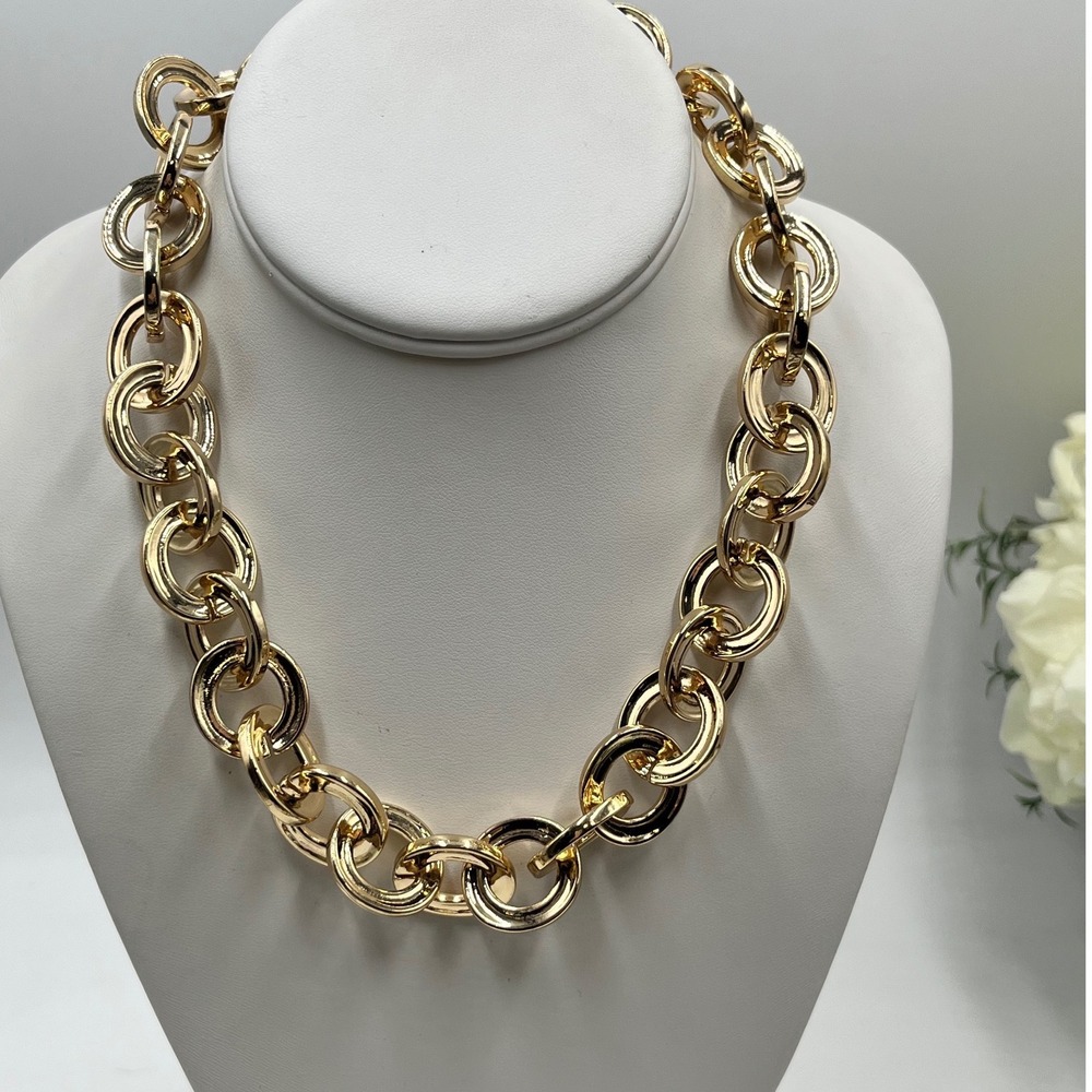 Robert Lee Morris RLM Soho Vintage 
24k‎ Gold Plate Link Toggle 
Necklace